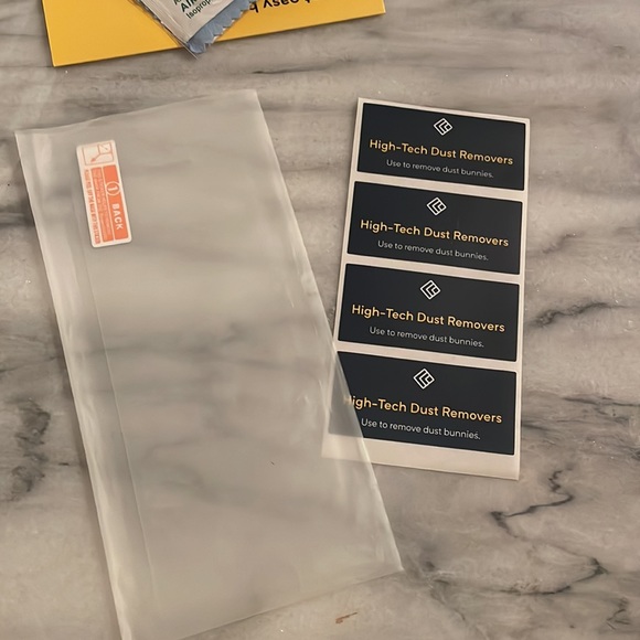 Caseology Tempered Glass Screen Protector - Picture 3 of 7